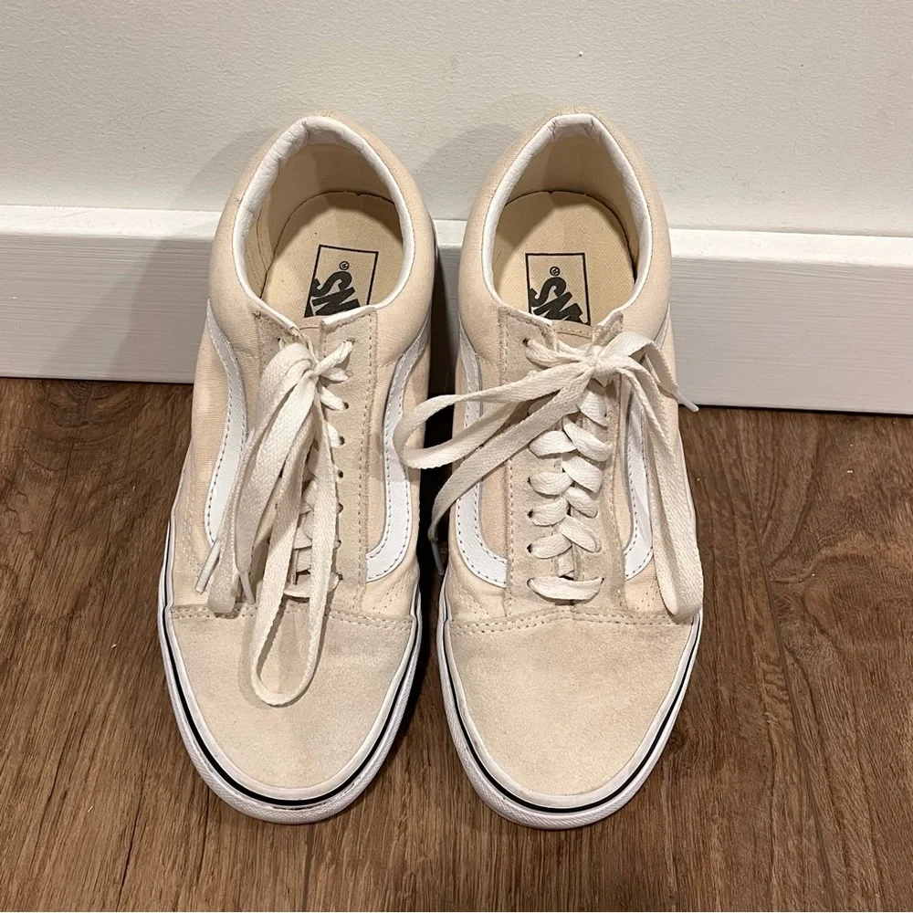 Vans Creme Suede Old Skool Sneakers